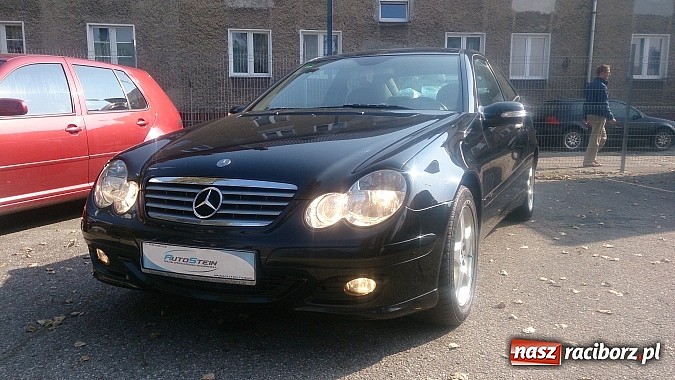 Zdjęcie w galerii na portalu naszraciborz.pl: Nowoczesny komis samochodowy i agencja reklamowa wiadomości z regionu