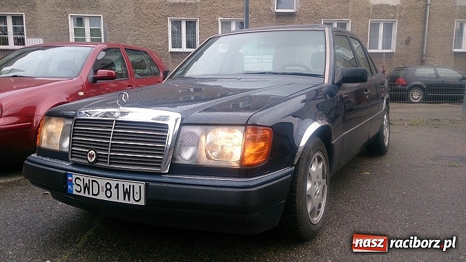 Zdjęcie w galerii na portalu naszraciborz.pl: Nowoczesny komis samochodowy i agencja reklamowa wiadomości z regionu