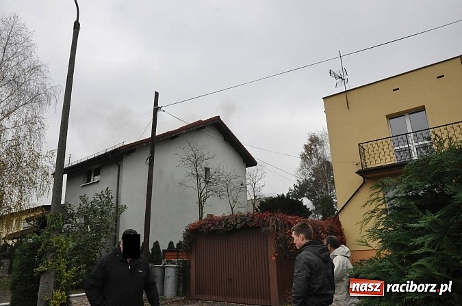 Zdjęcie w galerii na portalu naszraciborz.pl: 700 tys. zł strat w pożarze domów na Skłodowskiej. Przyczyną było podpalenie wiadomości z regionu