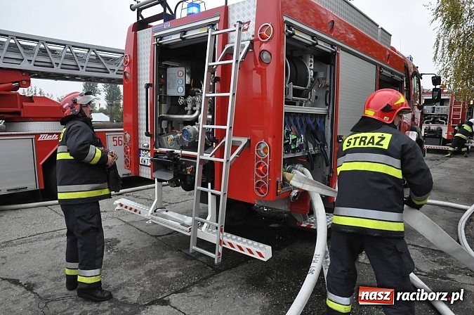 Zdjęcie w galerii na portalu naszraciborz.pl: 700 tys. zł strat w pożarze domów na Skłodowskiej. Przyczyną było podpalenie wiadomości z regionu