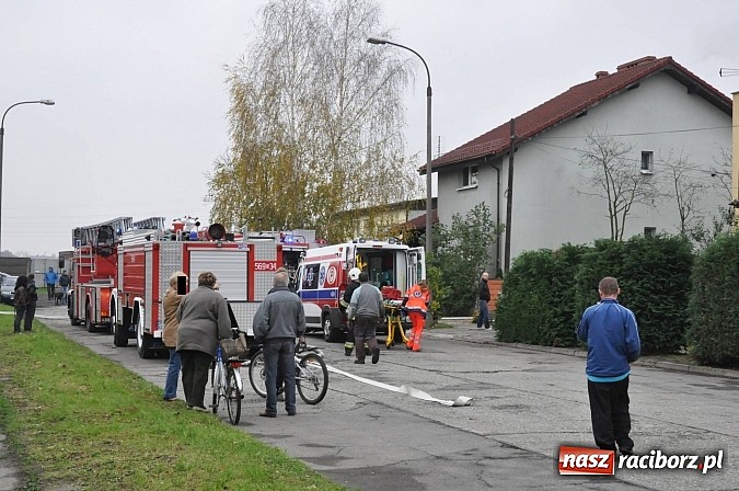 Zdjęcie w galerii na portalu naszraciborz.pl: 700 tys. zł strat w pożarze domów na Skłodowskiej. Przyczyną było podpalenie wiadomości z regionu