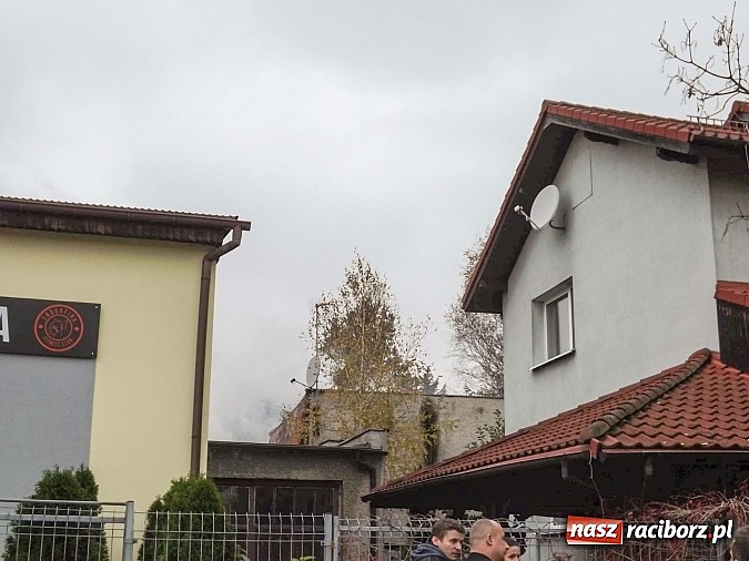 Zdjęcie w galerii na portalu naszraciborz.pl: 700 tys. zł strat w pożarze domów na Skłodowskiej. Przyczyną było podpalenie wiadomości z regionu