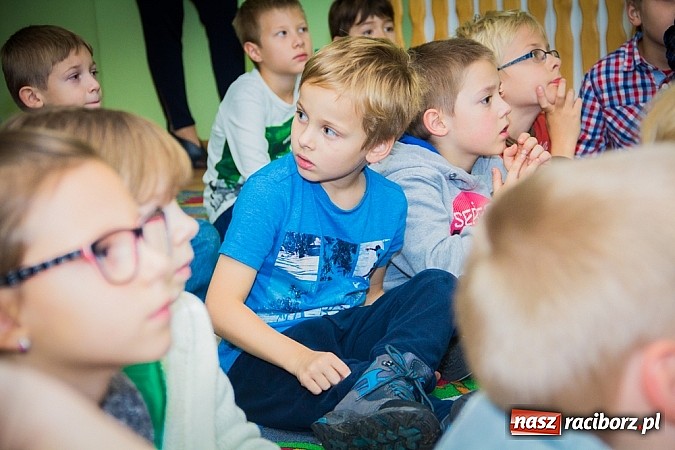 Zdjęcie w galerii na portalu naszraciborz.pl: Wielkie czytanie, czyli wieczór bajek w SP 15 wiadomości z regionu