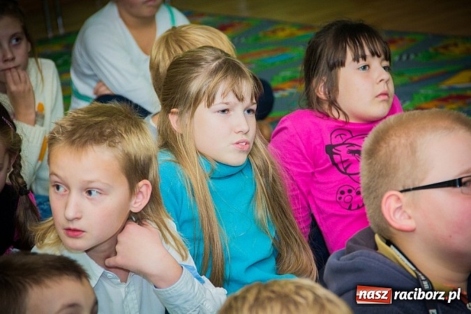 Zdjęcie w galerii na portalu naszraciborz.pl: Wielkie czytanie, czyli wieczór bajek w SP 15 wiadomości z regionu