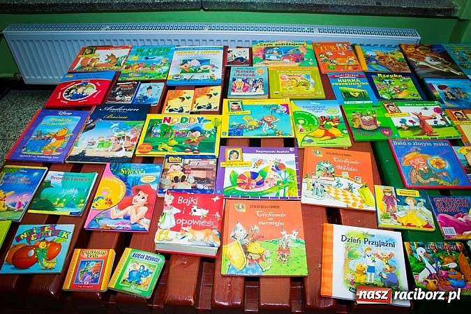 Zdjęcie w galerii na portalu naszraciborz.pl: Wielkie czytanie, czyli wieczór bajek w SP 15 wiadomości z regionu