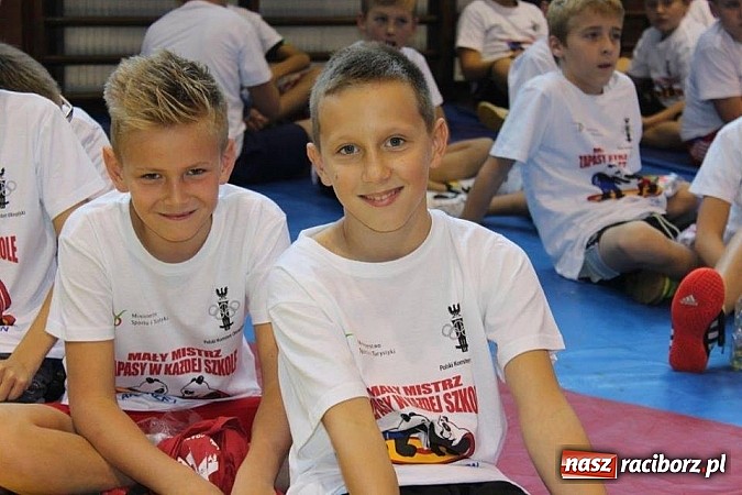 Zdjęcie w galerii na portalu naszraciborz.pl: Rywalizacje szkół w zapasach  wiadomości z regionu