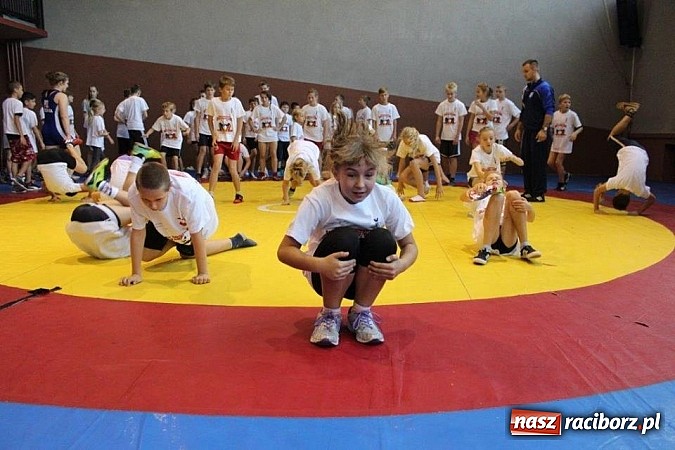 Zdjęcie w galerii na portalu naszraciborz.pl: Rywalizacje szkół w zapasach  wiadomości z regionu