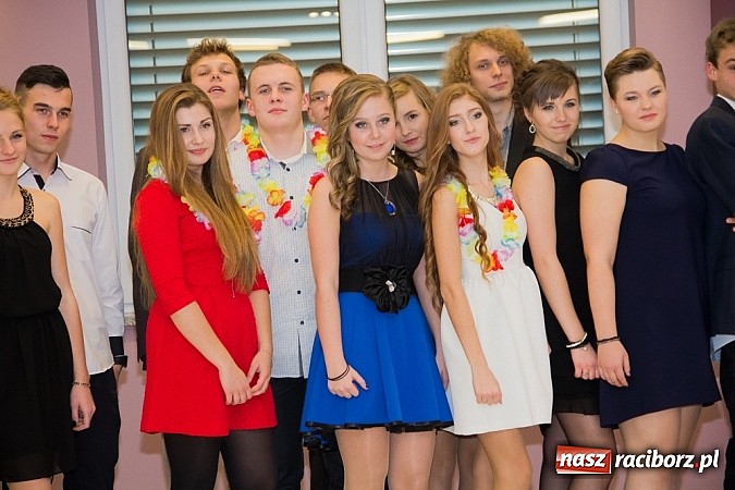 Zdjęcie w galerii na portalu naszraciborz.pl: Półmetkowa zabawa II LO w Zakrzowie wiadomości z regionu