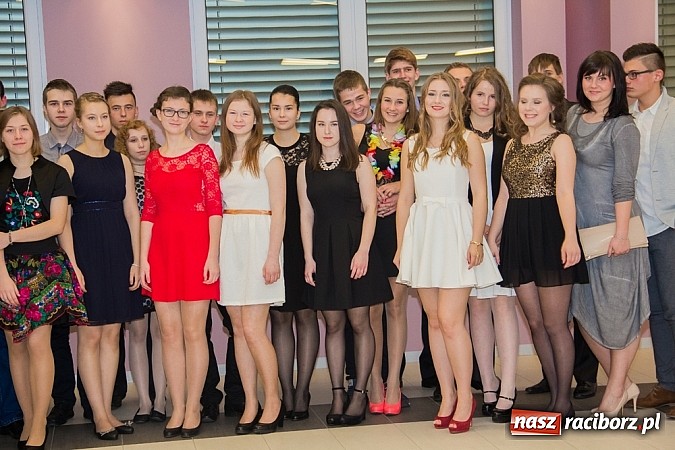 Zdjęcie w galerii na portalu naszraciborz.pl: Półmetkowa zabawa II LO w Zakrzowie wiadomości z regionu