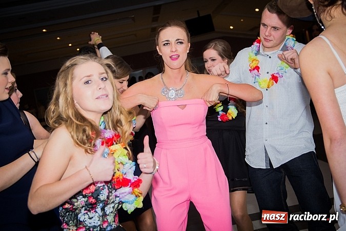 Zdjęcie w galerii na portalu naszraciborz.pl: Półmetkowa zabawa II LO w Zakrzowie wiadomości z regionu