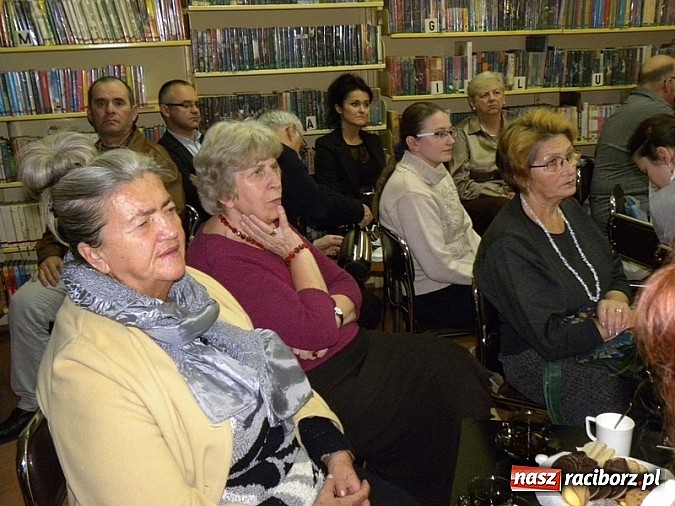 Zdjęcie w galerii na portalu naszraciborz.pl: Pokonać chorobę sztuką - wernisaż w galerii Gawra wiadomości z regionu