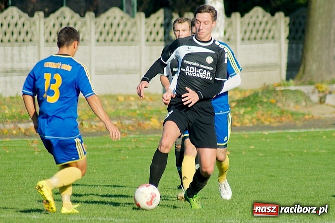 Zdjęcie w galerii na portalu naszraciborz.pl: Klasa okręgowa: Jarosław Pawelec katem Tworkowa wiadomości z regionu