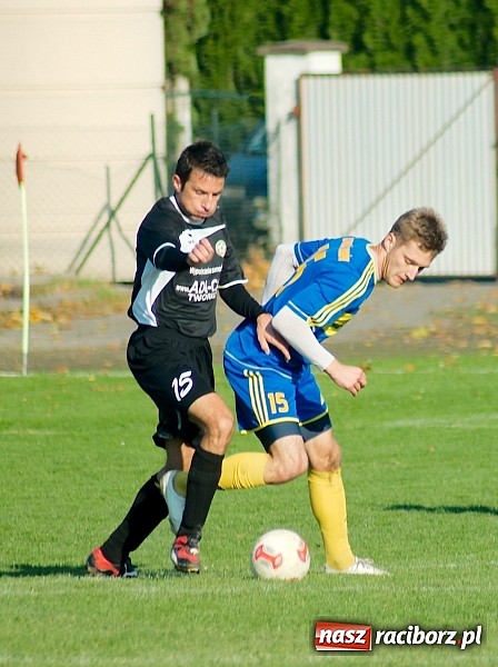 Zdjęcie w galerii na portalu naszraciborz.pl: Klasa okręgowa: Jarosław Pawelec katem Tworkowa wiadomości z regionu