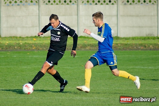 Zdjęcie w galerii na portalu naszraciborz.pl: Klasa okręgowa: Jarosław Pawelec katem Tworkowa wiadomości z regionu