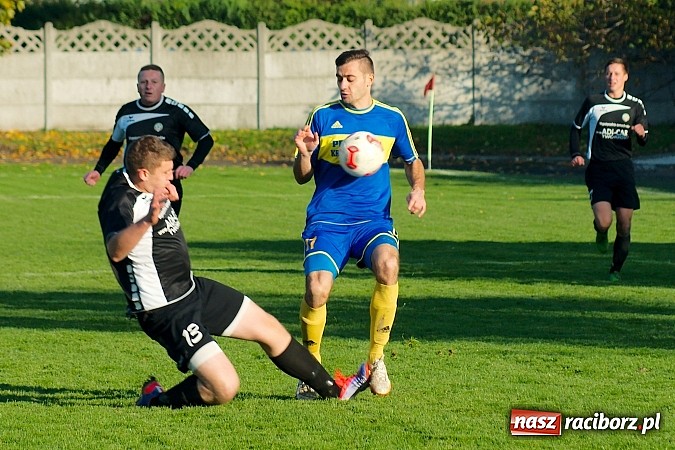 Zdjęcie w galerii na portalu naszraciborz.pl: Klasa okręgowa: Jarosław Pawelec katem Tworkowa wiadomości z regionu