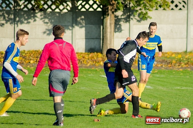 Zdjęcie w galerii na portalu naszraciborz.pl: Klasa okręgowa: Jarosław Pawelec katem Tworkowa wiadomości z regionu