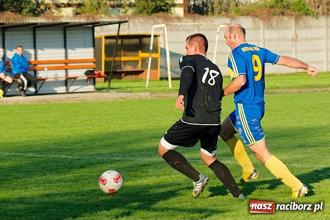 Zdjęcie w galerii na portalu naszraciborz.pl: Klasa okręgowa: Jarosław Pawelec katem Tworkowa wiadomości z regionu