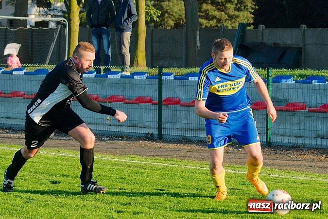 Zdjęcie w galerii na portalu naszraciborz.pl: Klasa okręgowa: Jarosław Pawelec katem Tworkowa wiadomości z regionu