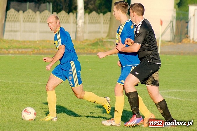 Zdjęcie w galerii na portalu naszraciborz.pl: Klasa okręgowa: Jarosław Pawelec katem Tworkowa wiadomości z regionu