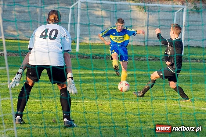 Zdjęcie w galerii na portalu naszraciborz.pl: Klasa okręgowa: Jarosław Pawelec katem Tworkowa wiadomości z regionu