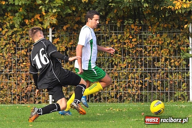 Zdjęcie w galerii na portalu naszraciborz.pl: A klasa: Piotr Święty nie do powstrzymania wiadomości z regionu