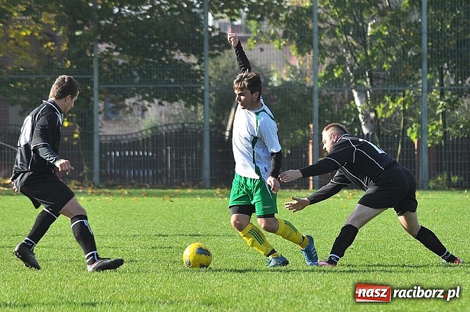 Zdjęcie w galerii na portalu naszraciborz.pl: A klasa: Piotr Święty nie do powstrzymania wiadomości z regionu