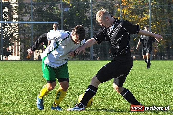 Zdjęcie w galerii na portalu naszraciborz.pl: A klasa: Piotr Święty nie do powstrzymania wiadomości z regionu