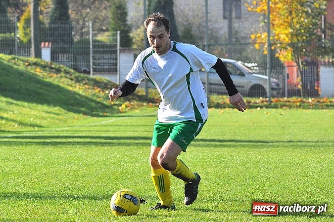 Zdjęcie w galerii na portalu naszraciborz.pl: A klasa: Piotr Święty nie do powstrzymania wiadomości z regionu