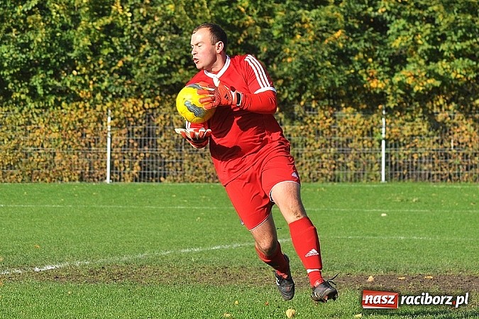 Zdjęcie w galerii na portalu naszraciborz.pl: A klasa: Piotr Święty nie do powstrzymania wiadomości z regionu