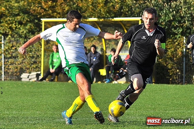 Zdjęcie w galerii na portalu naszraciborz.pl: A klasa: Piotr Święty nie do powstrzymania wiadomości z regionu