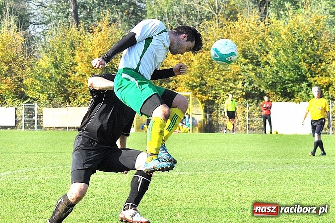 Zdjęcie w galerii na portalu naszraciborz.pl: A klasa: Piotr Święty nie do powstrzymania wiadomości z regionu