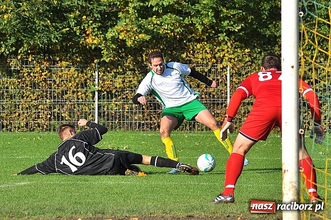 Zdjęcie w galerii na portalu naszraciborz.pl: A klasa: Piotr Święty nie do powstrzymania wiadomości z regionu