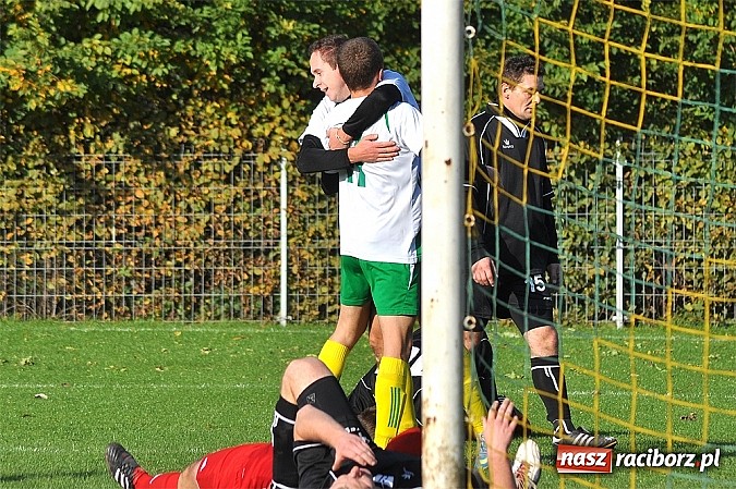 Zdjęcie w galerii na portalu naszraciborz.pl: A klasa: Piotr Święty nie do powstrzymania wiadomości z regionu