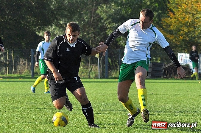 Zdjęcie w galerii na portalu naszraciborz.pl: A klasa: Piotr Święty nie do powstrzymania wiadomości z regionu