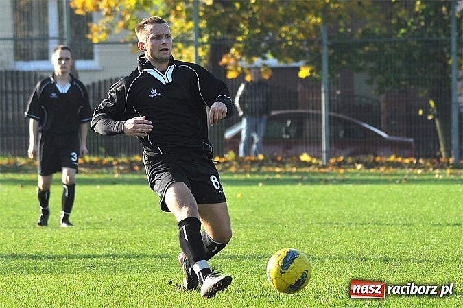 Zdjęcie w galerii na portalu naszraciborz.pl: A klasa: Piotr Święty nie do powstrzymania wiadomości z regionu