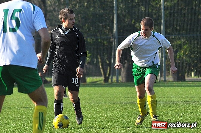 Zdjęcie w galerii na portalu naszraciborz.pl: A klasa: Piotr Święty nie do powstrzymania wiadomości z regionu