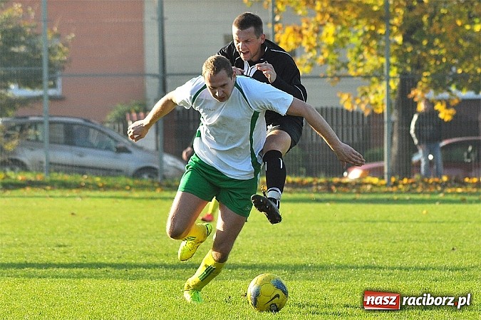 Zdjęcie w galerii na portalu naszraciborz.pl: A klasa: Piotr Święty nie do powstrzymania wiadomości z regionu