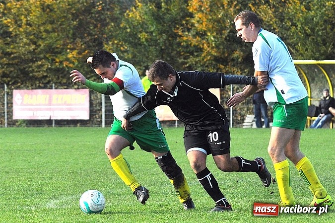 Zdjęcie w galerii na portalu naszraciborz.pl: A klasa: Piotr Święty nie do powstrzymania wiadomości z regionu
