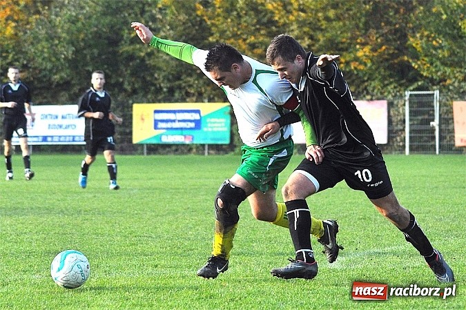 Zdjęcie w galerii na portalu naszraciborz.pl: A klasa: Piotr Święty nie do powstrzymania wiadomości z regionu