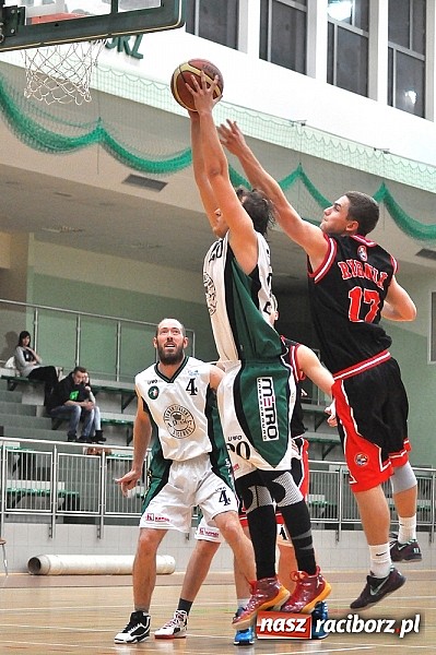 Zdjęcie w galerii na portalu naszraciborz.pl: Koszykarskie derby dla Rybnika wiadomości z regionu