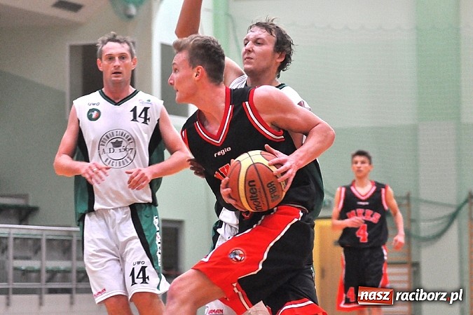Zdjęcie w galerii na portalu naszraciborz.pl: Koszykarskie derby dla Rybnika wiadomości z regionu