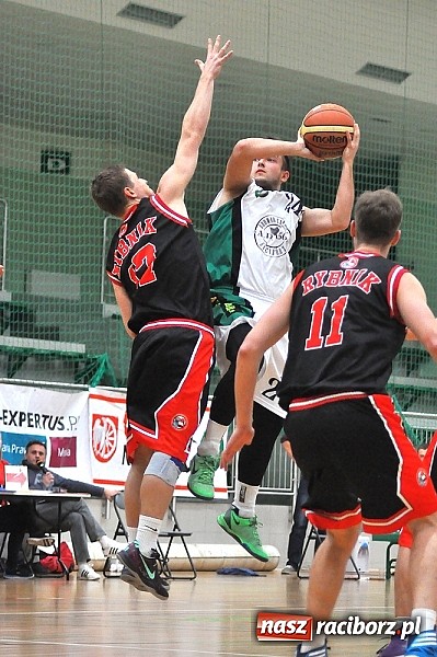 Zdjęcie w galerii na portalu naszraciborz.pl: Koszykarskie derby dla Rybnika wiadomości z regionu