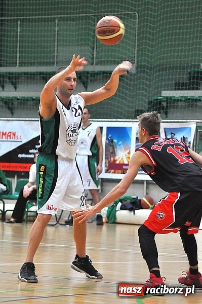 Zdjęcie w galerii na portalu naszraciborz.pl: Koszykarskie derby dla Rybnika wiadomości z regionu