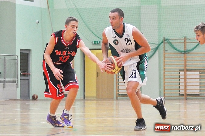 Zdjęcie w galerii na portalu naszraciborz.pl: Koszykarskie derby dla Rybnika wiadomości z regionu