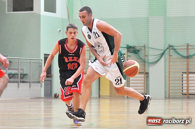 Zdjęcie w galerii na portalu naszraciborz.pl: Koszykarskie derby dla Rybnika wiadomości z regionu