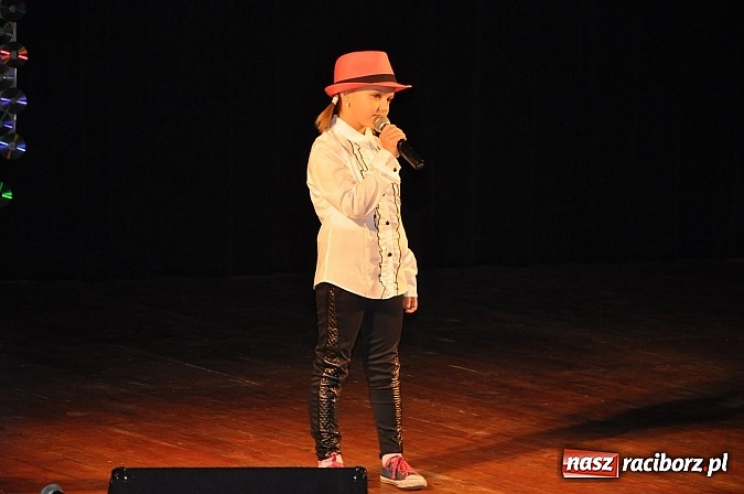 Zdjęcie w galerii na portalu naszraciborz.pl: Finał VII Konkursu Wokalnego Kuźnia Raciborska 2014 wiadomości z regionu