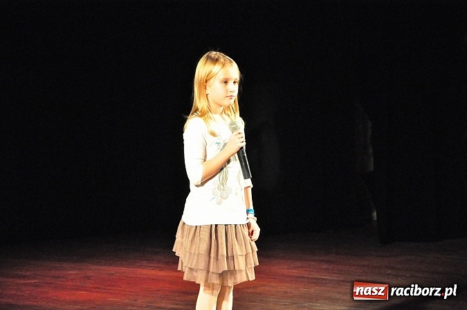 Zdjęcie w galerii na portalu naszraciborz.pl: Finał VII Konkursu Wokalnego Kuźnia Raciborska 2014 wiadomości z regionu