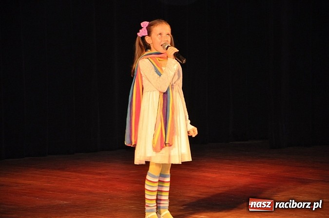 Zdjęcie w galerii na portalu naszraciborz.pl: Finał VII Konkursu Wokalnego Kuźnia Raciborska 2014 wiadomości z regionu