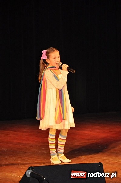 Zdjęcie w galerii na portalu naszraciborz.pl: Finał VII Konkursu Wokalnego Kuźnia Raciborska 2014 wiadomości z regionu