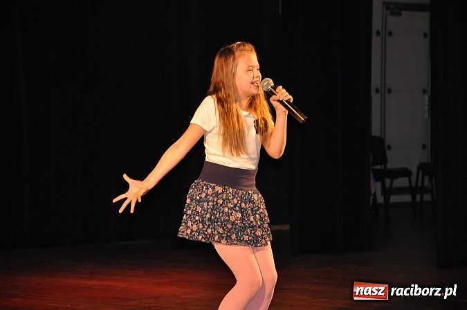 Zdjęcie w galerii na portalu naszraciborz.pl: Finał VII Konkursu Wokalnego Kuźnia Raciborska 2014 wiadomości z regionu